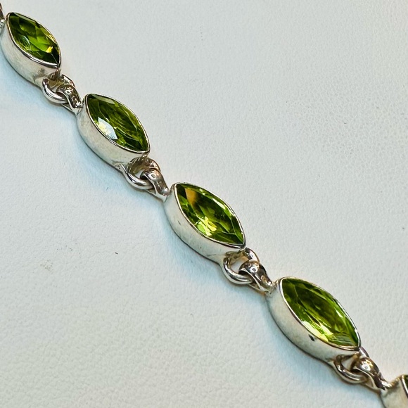 Sterling Silver Peridot Link Bracelet ~ 7 - 8" Wearable Length Adjustable - Picture 5 of 13